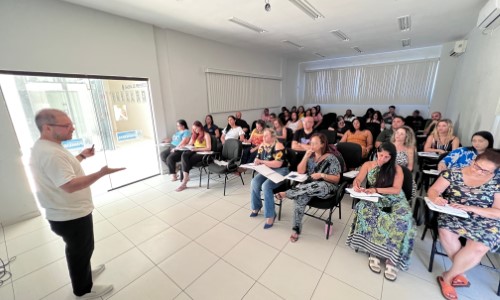 Prefeitura de Pinheiral capacita servidores sobre Nova Lei de Licitações